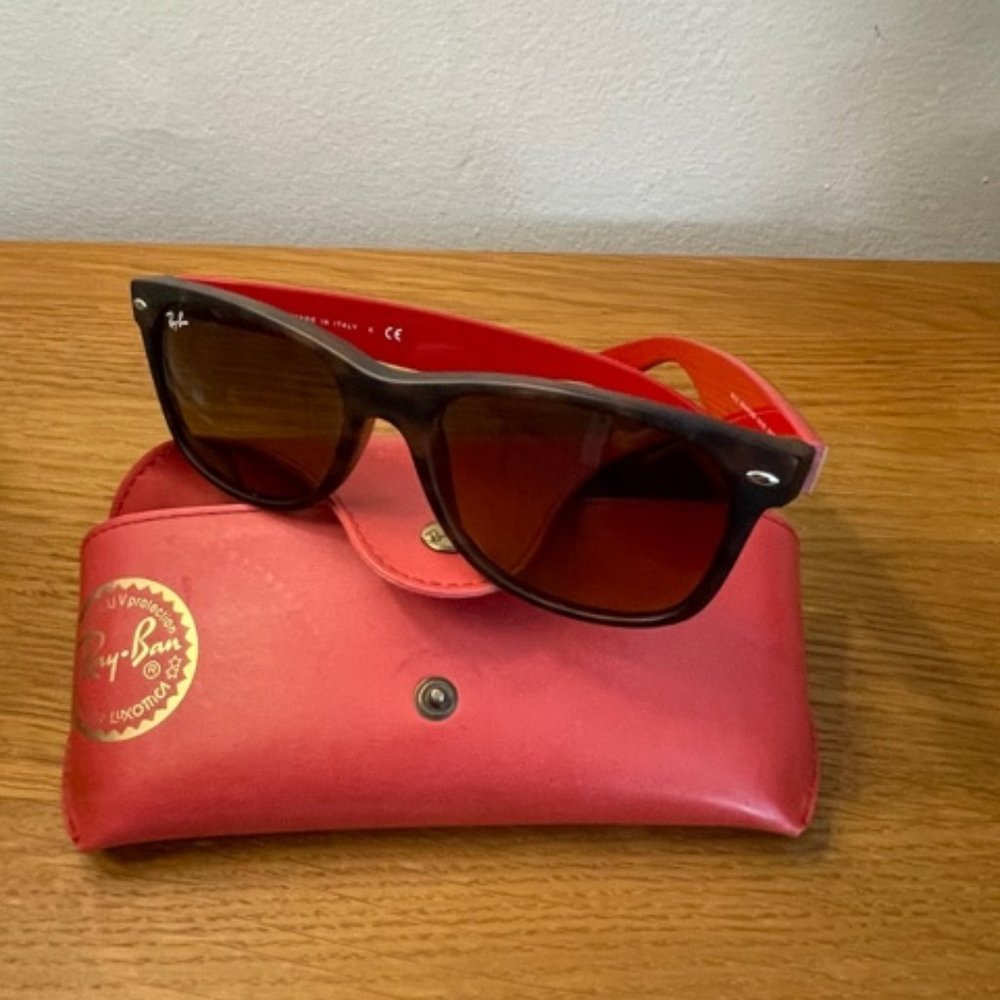 Uni-sex Ray-ban Wayfarer sunglasses